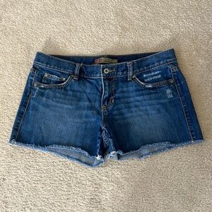 Old Navy Medium Ultra Low Power Waist  Distressed Denim Shorts Size 10